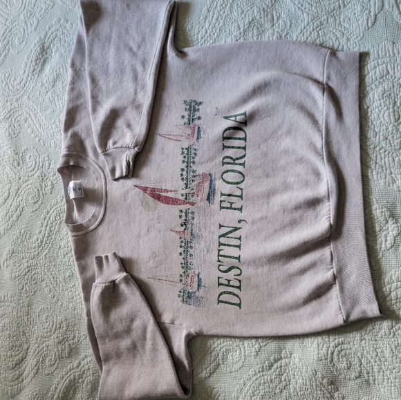 Destin, Florida crew neck sweater. - Picture 1 of 3